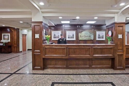La Quinta Inn & Suites by Wyndham Downtown Conference Center image 18
