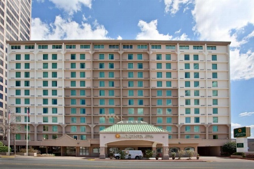 La Quinta Inn & Suites by Wyndham Downtown Conference Center image 23