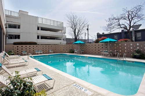 La Quinta Inn & Suites by Wyndham Downtown Conference Center image 25