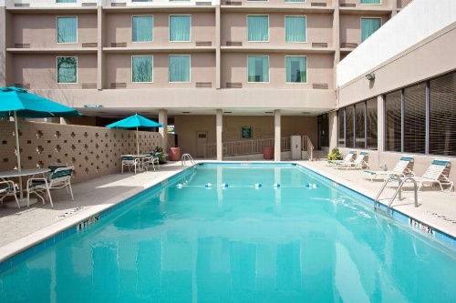 La Quinta Inn & Suites by Wyndham Downtown Conference Center image 30